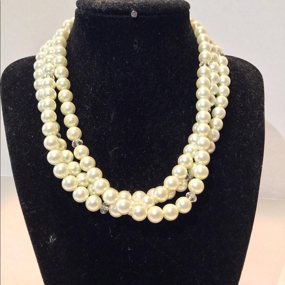 3 strand faux pearl checker